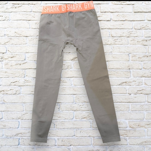 Gymshark Grey Leggings with Peach Waistband Size Small - Picture 2 of 4